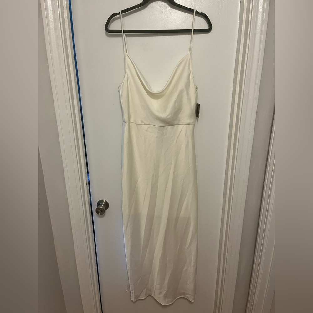Beautiful Ivory dress NWT size 14 perfect condition